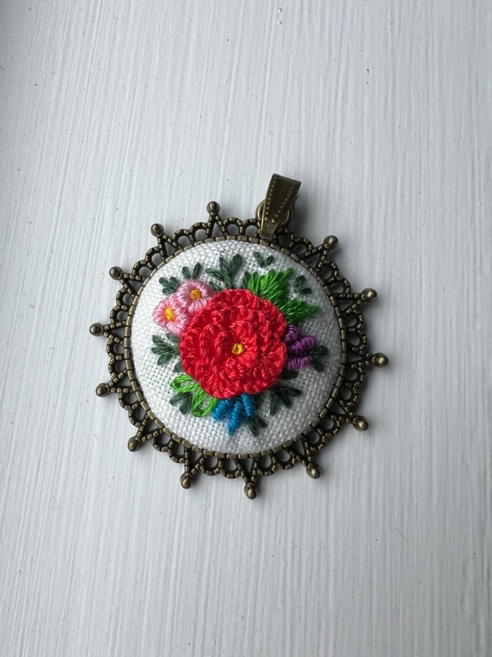 Embroidered Floral Pendant Necklace - Red Flower